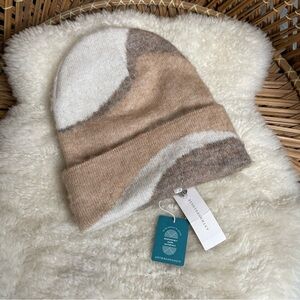 NWT Anthropologie Beige and White Beanie